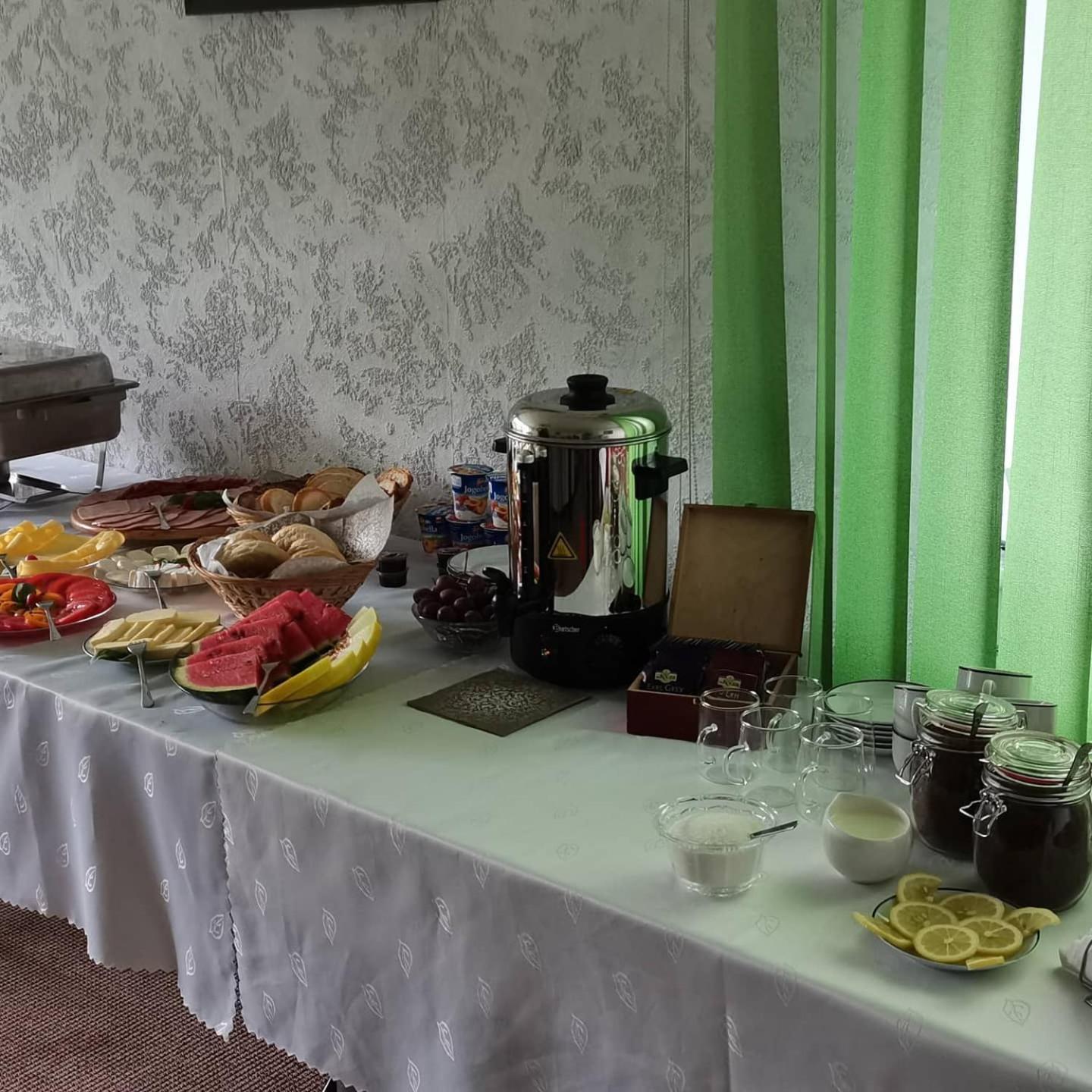 Uslugi Noclegowe I Gastronomiczne Dla Ludnosci Robert Mielcarek Kobyla Góra 외부 사진